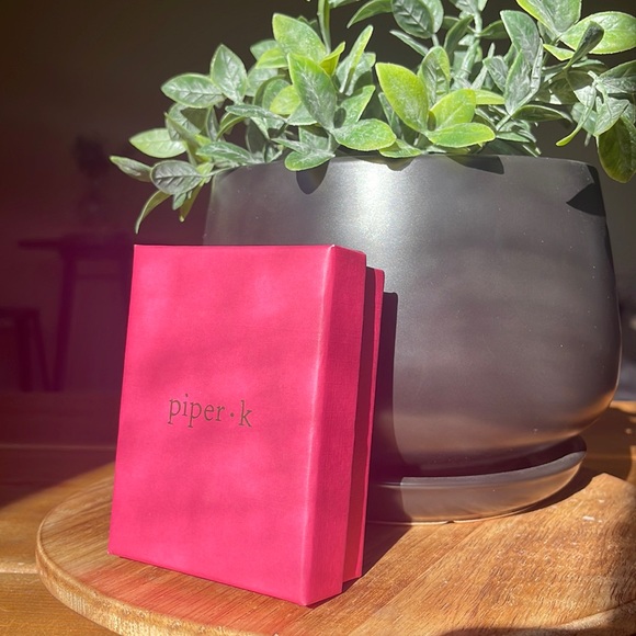 NIB Piper K Pink Hand Beaded Stud Dangle Earrings - Picture 2 of 6